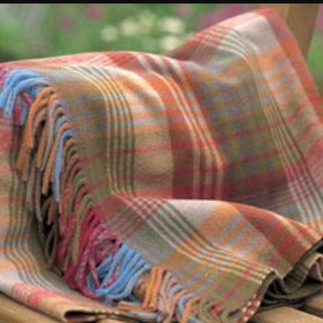 Ancient Tartan ullpledd fra Mulberry