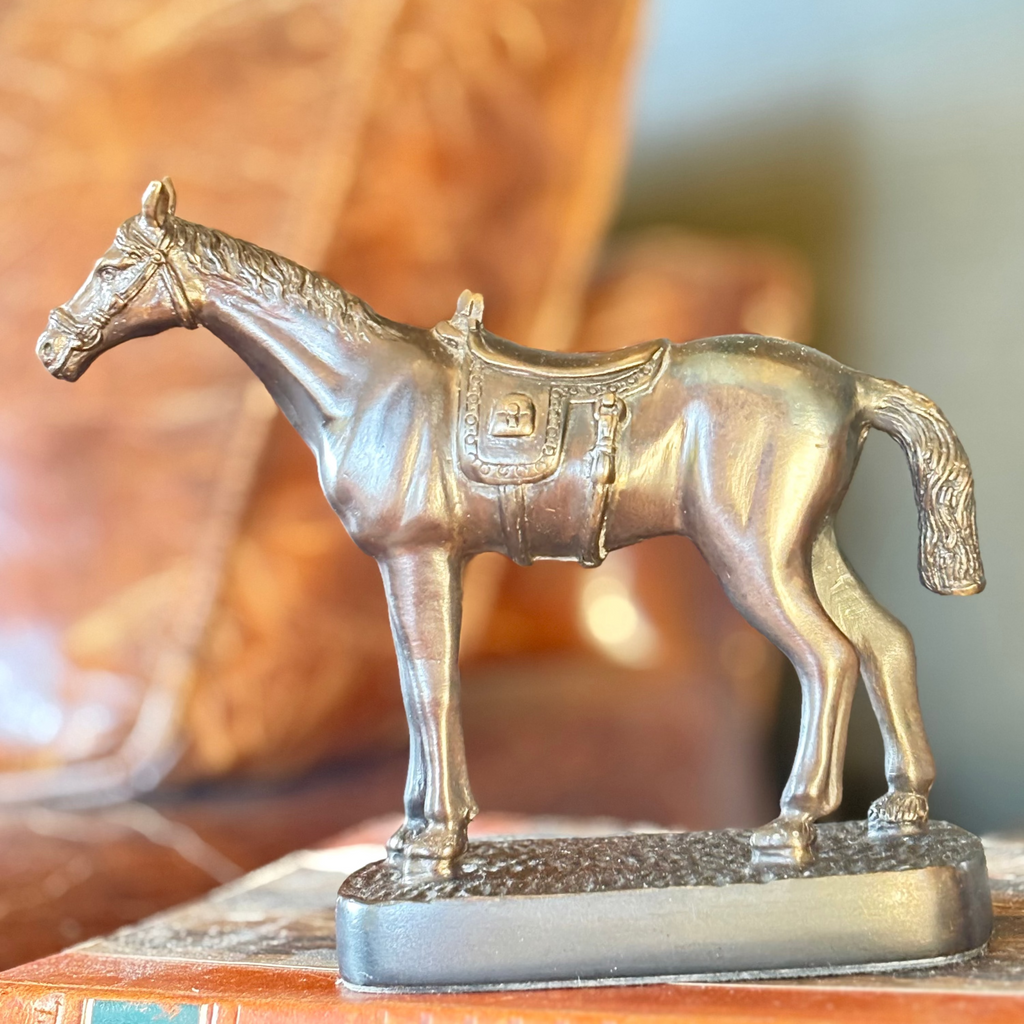 Horse with sadle fra G&C