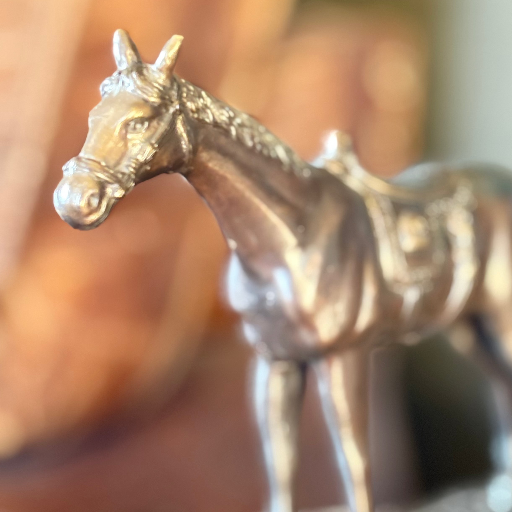 Horse with sadle fra G&C